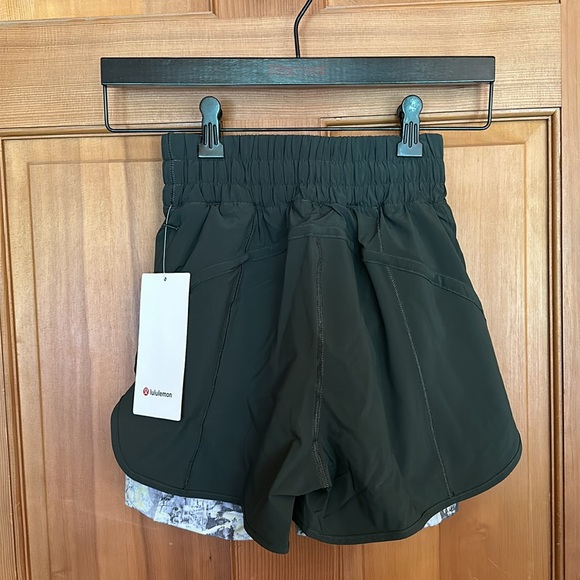 NWT Lululemon Track That 2-in-1 HR short 6” inseam, size 2 - Picture 5 of 9